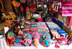 Đồ thổ cẩm người Chăm